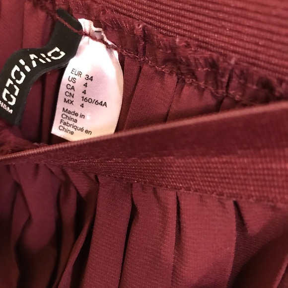 H&M high waisted elastic mini skirt - Picture 4 of 4